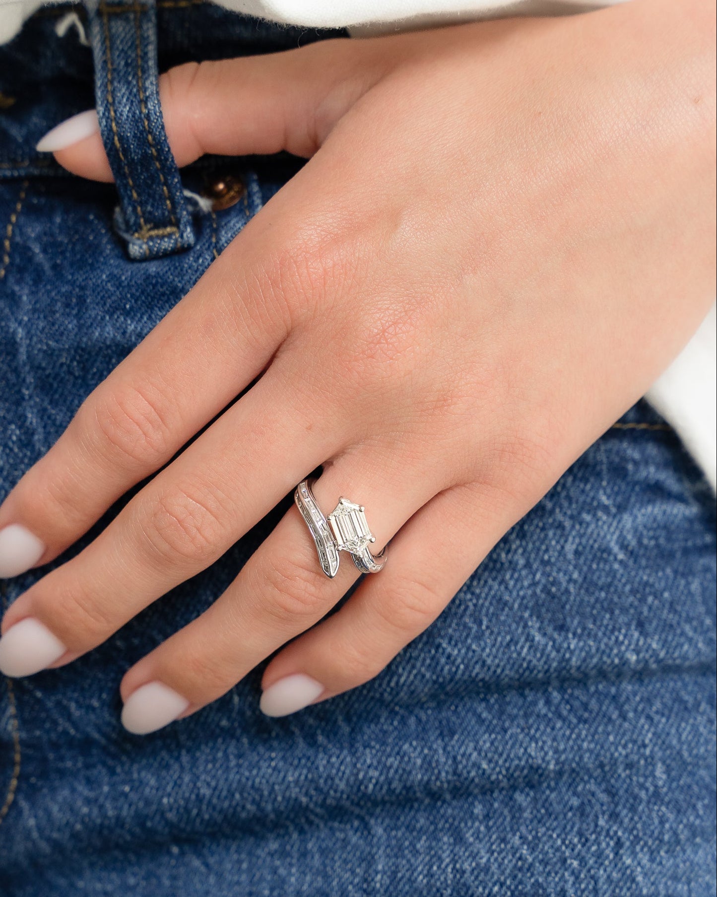 Caroline | Hexagon Twist Ring