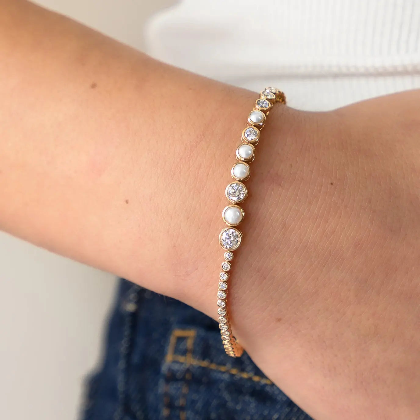 Celeste | Graduated Bezel Set Tennis Bracelet